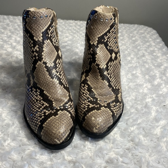 Steve Madden booties size 7.5 leather snakeskin pointed toes - Picture 3 of 11